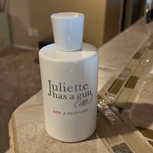 Juliette has a gun “Not a Perfume”.